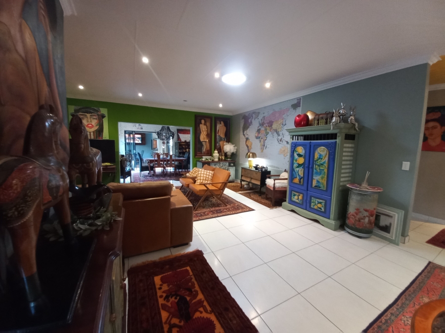 3 Bedroom Property for Sale in Safari Gardens North West